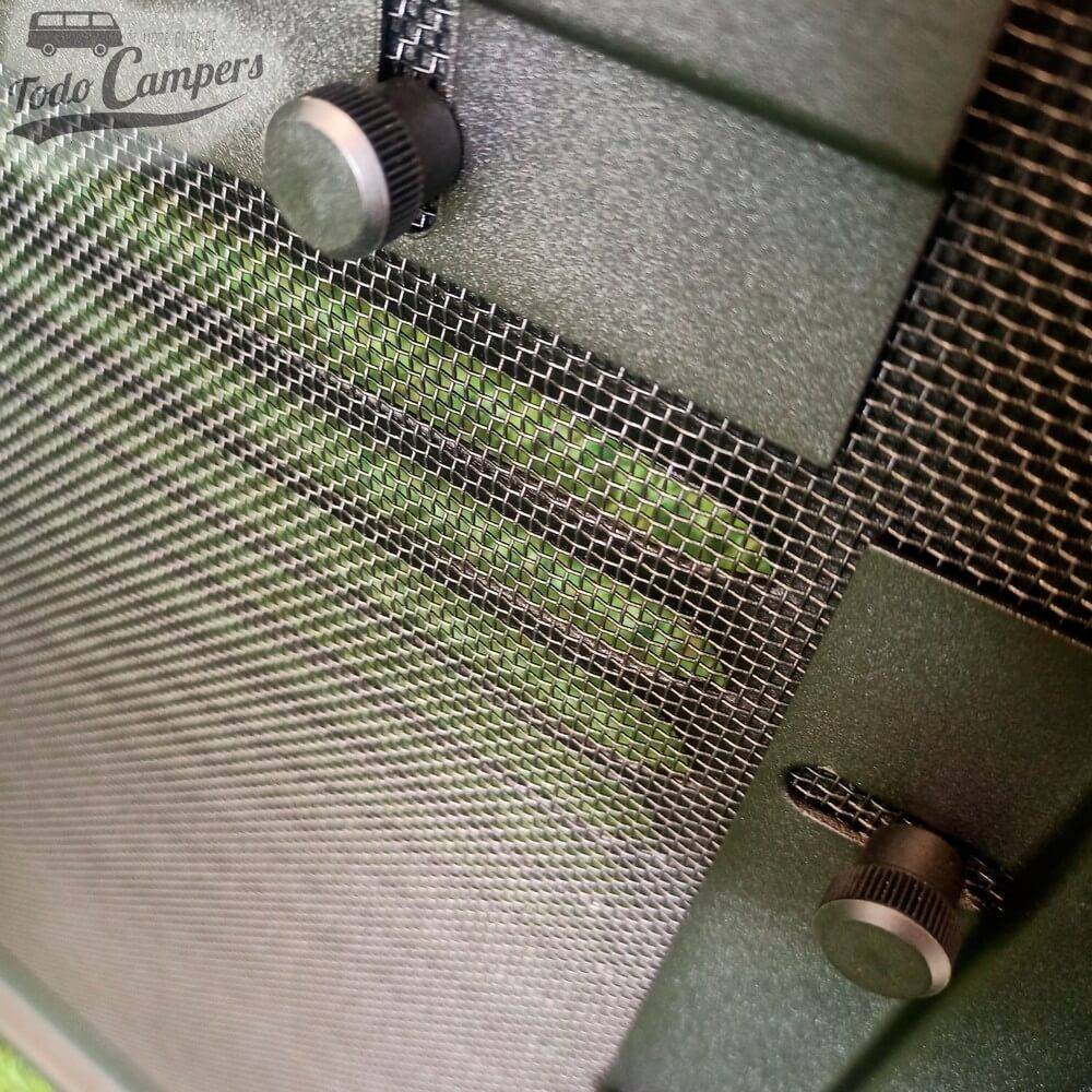 Grelha de ventilação Air Vent para a janela situada imediatamente atrás do condutor da T6.1 de 2020