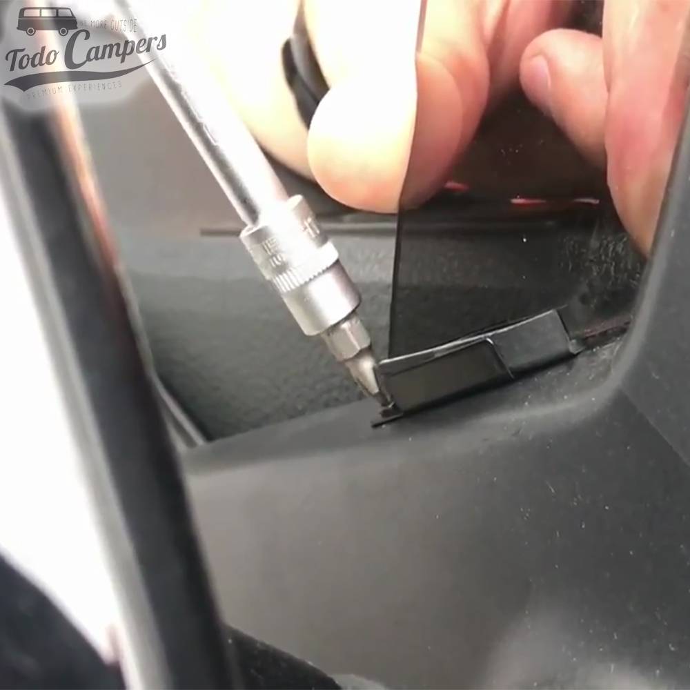 Montaje del derivabrisas de alta calidad de T5, T6 y T6.1