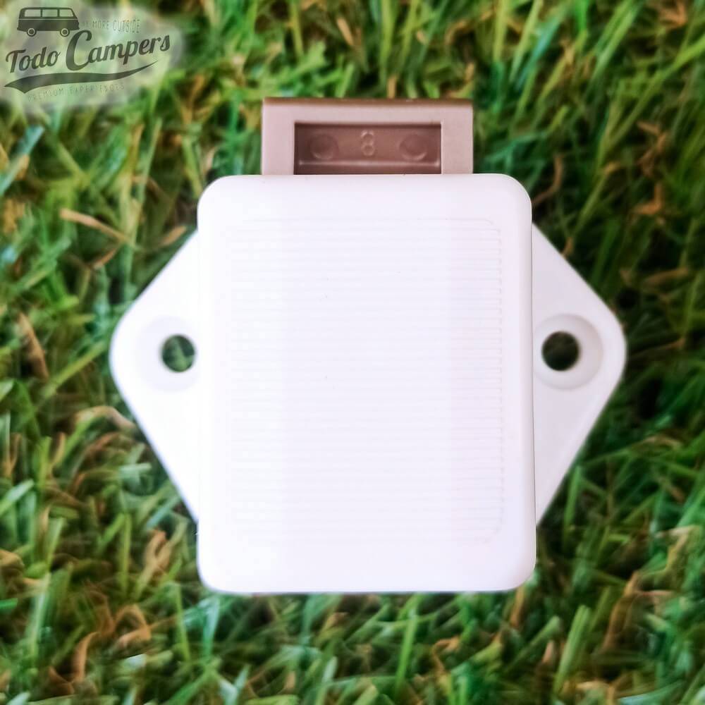 vista traseira do fecho Tic-Tac MINI branco com botão para portas e gavetas 19mm