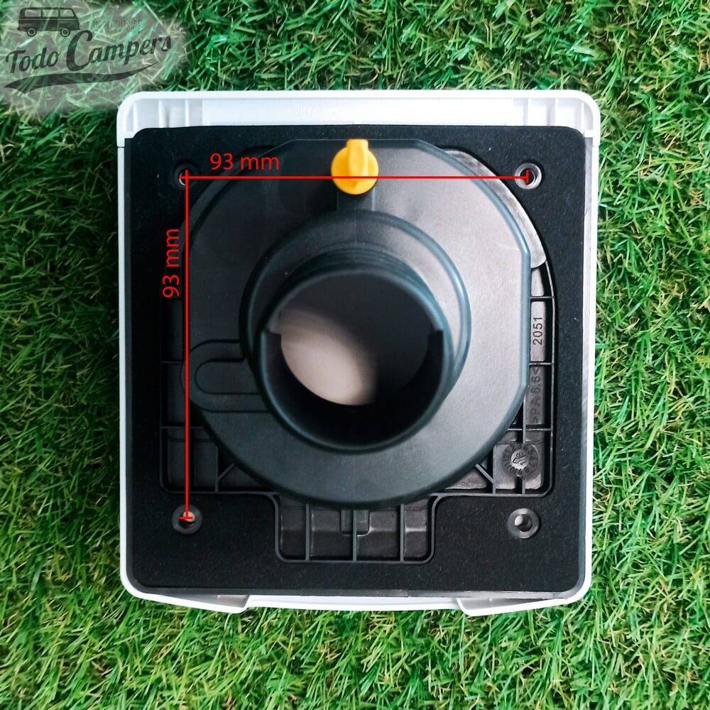 Medida entre parafusos da parte traseira da tomada exterior de água