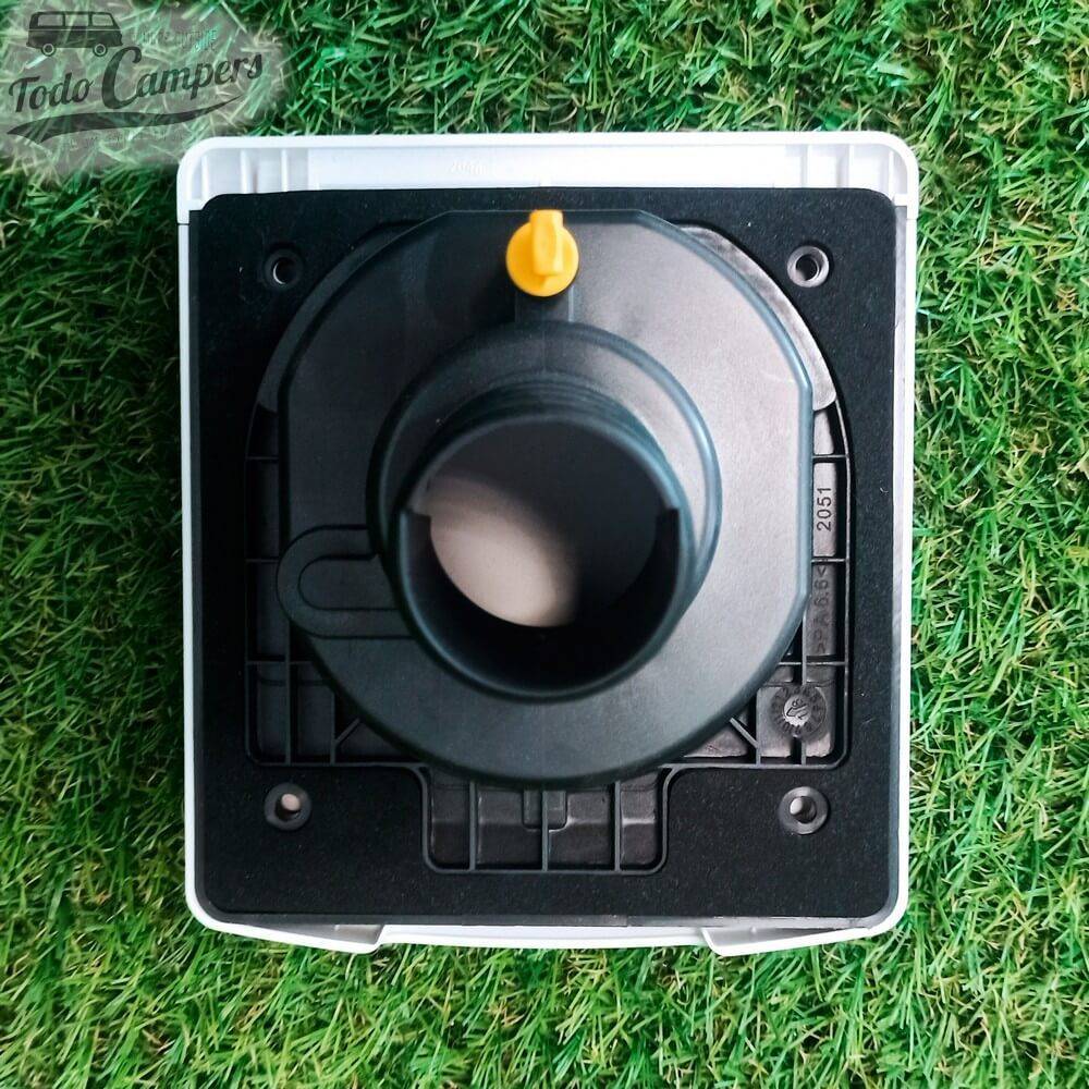 Parte traseira da tomada exterior de água. Não inclui tampão