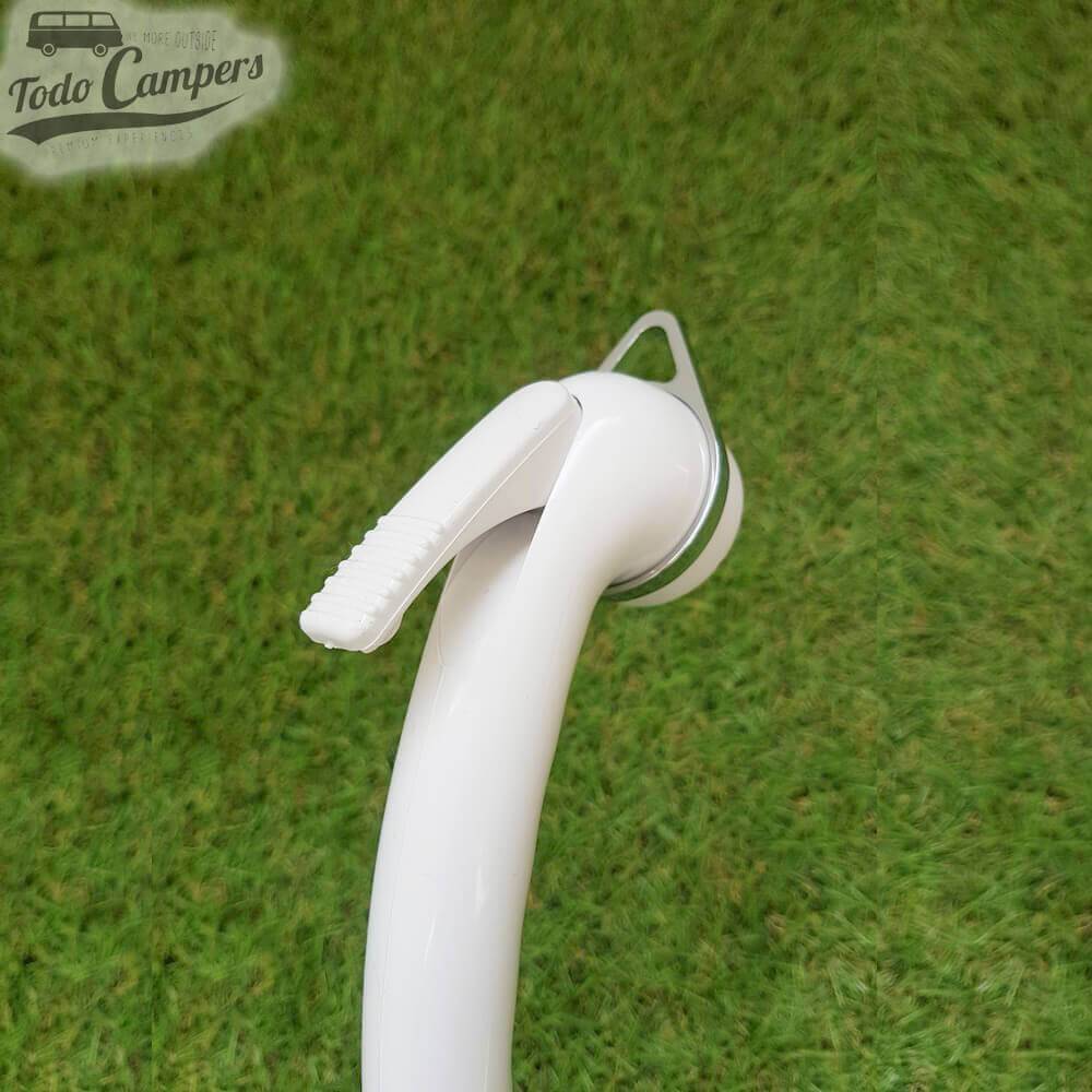 Botão para abertura e fecho de água. Chuveiro de mão para a sua carrinha ou caravana