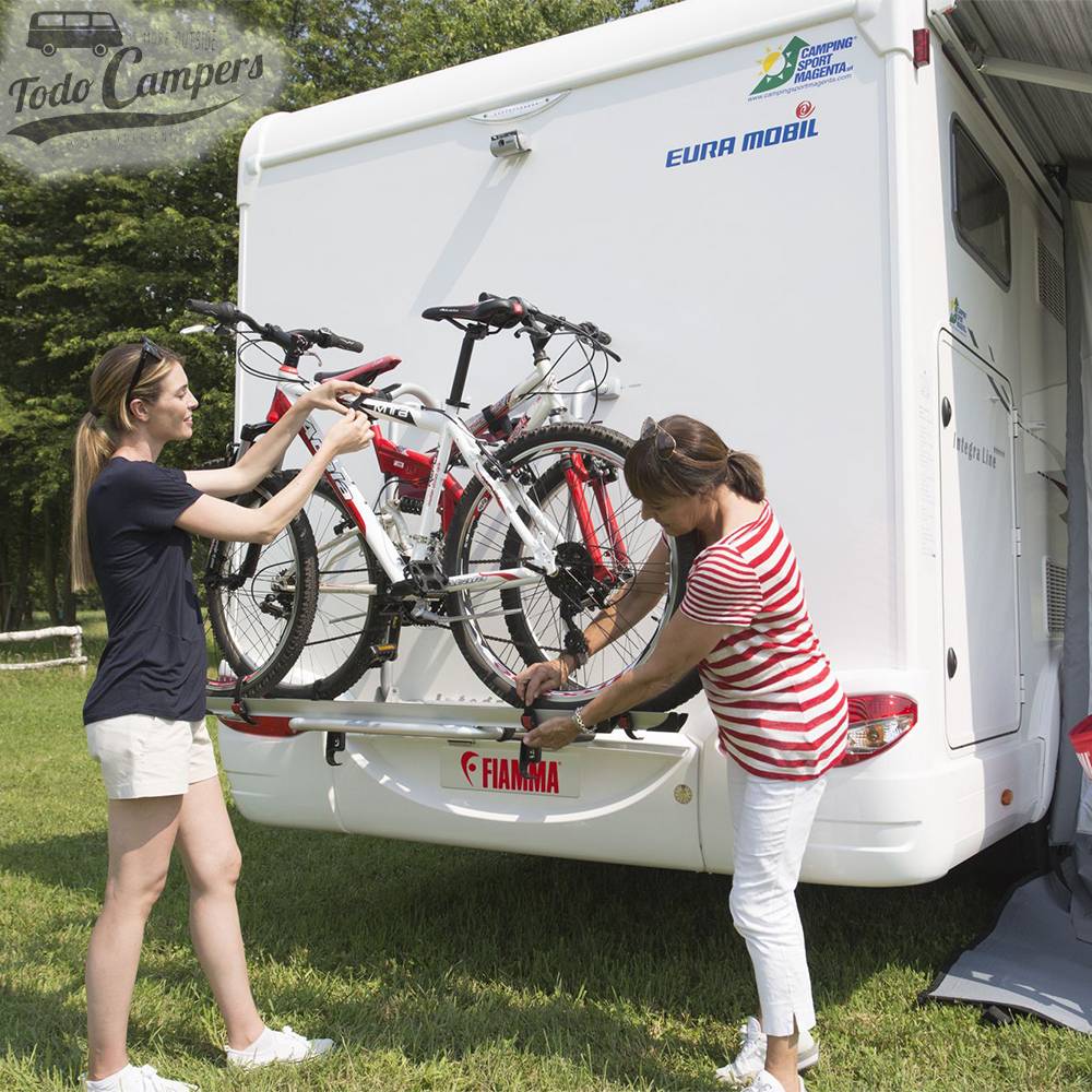 Foto del portabicicletas colocado en autocaravana